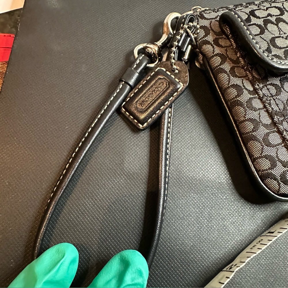 Coach soho Black and Gray Patterned Wristlet - Picture 6 of 8